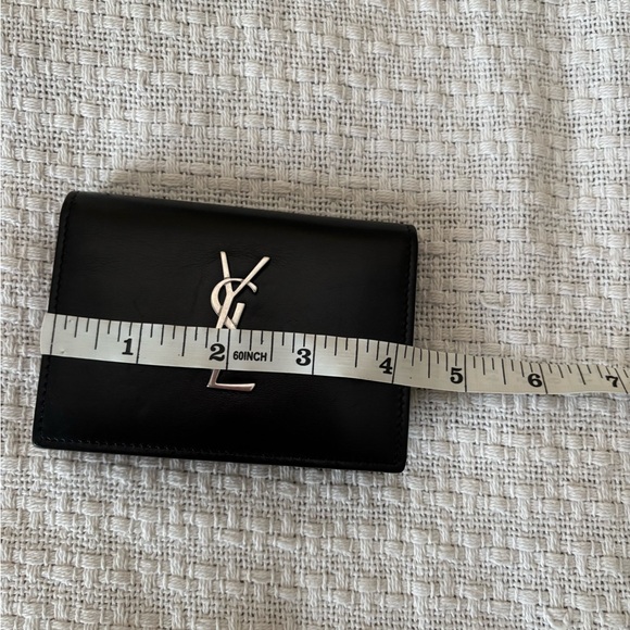 Yves Saint Laurent Black Leather women’s wallet - Picture 5 of 12